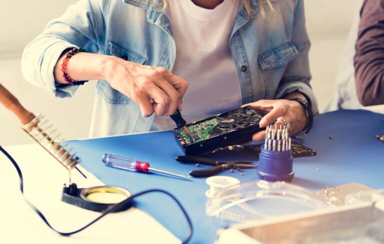 Jak rozpoznać, że problem leży w elektronice, a nie w obudowie - O lutowaniu wiemy wszystko!
